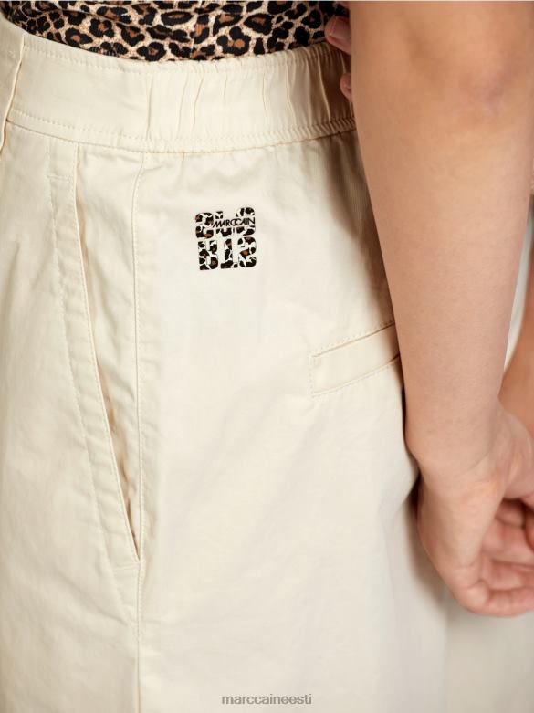 Marc Cain Riietus \"koos uuesti mõtlema\" lühikesed püksid J8DT704 pulberkreem