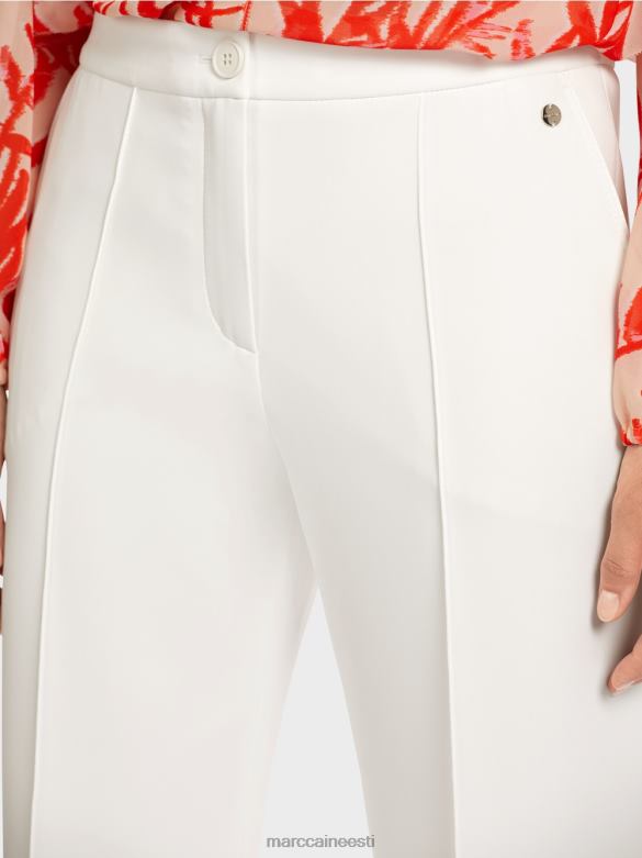 Marc Cain Riietus püksid pealisõmblusega pressitud kortsuga J8DT699 määrdunudvalge