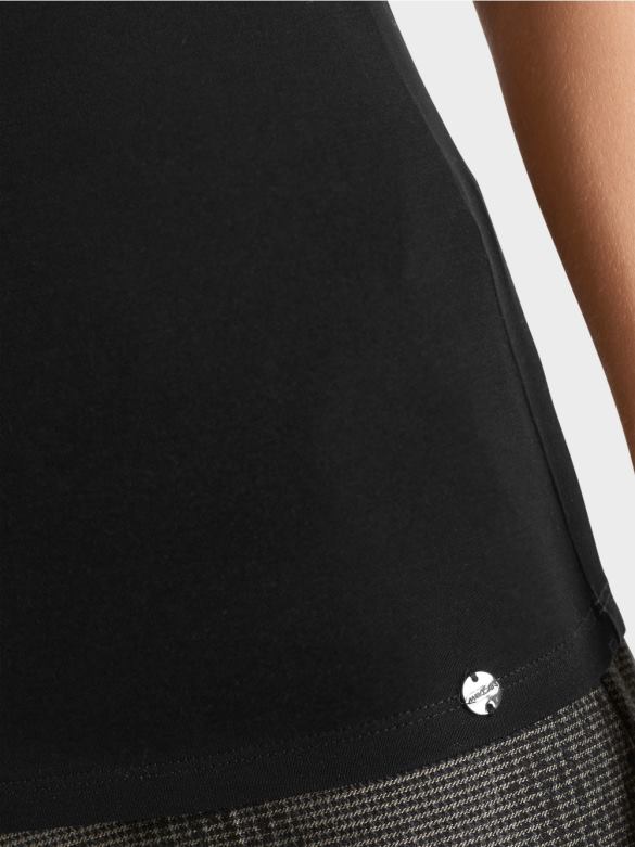 Marc Cain Riietus kõrge kaelusega t-särk J8DT1342 must