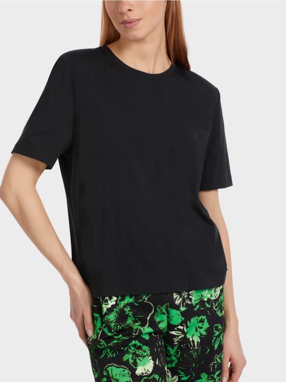 Marc Cain Riietus karbi lõikega t-särk J8DT1247 must