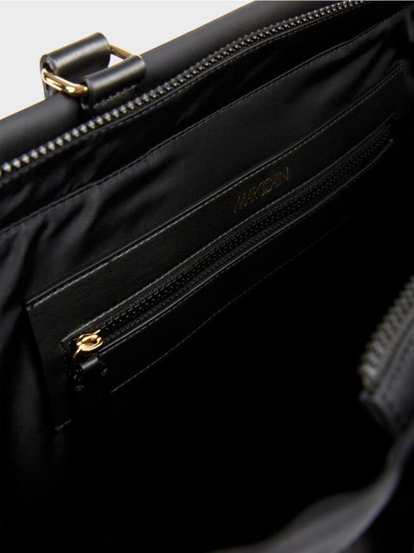 Marc Cain tarvik \"koos ümber mõtlema\" heegeldatud sangakott J8DT1534 must